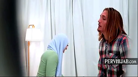 Braless Beauty Courts Desire: Athletic MILF's Daring Public Game