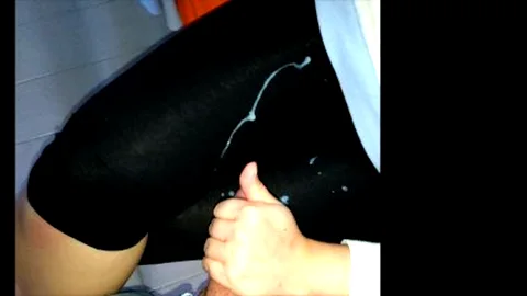 prima della ninna, pecorina e sborratona sulle cosce in leggings e...